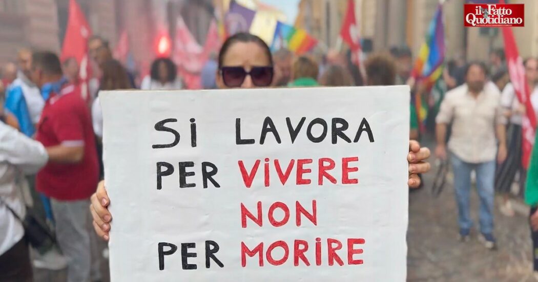 Operai morti a Brandizzo, la manifestazione a Vercelli. I familiari: “Vogliamo giustizia, queste cose non possono più capitare”