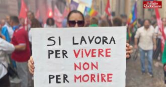 Copertina di Operai morti a Brandizzo, la manifestazione a Vercelli. I familiari: “Vogliamo giustizia, queste cose non possono più capitare”