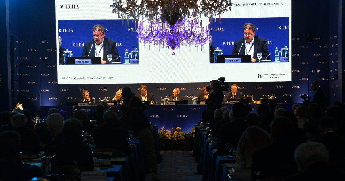 Aumentare gli stipendi? Lo studio dell’Ambrosetti analizza i benefici: “Salirebbero pil e gettito. E dimezzare il gap salariale con la Germania vale due leggi di Bilancio”