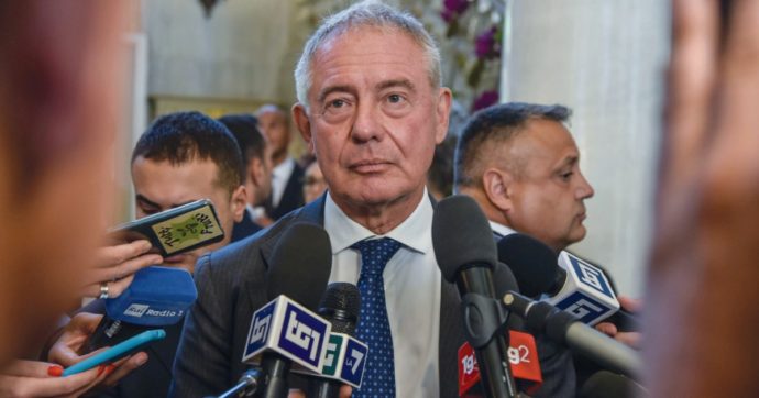 Sardegna, ancora voli per Roma e Milano a 400 euro. Regione scrive all’Antitrust