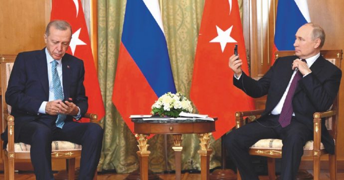 Copertina di Turchia, altro schiaffo per Erdogan: la richiesta di adesione ai Brics viene messa in sospeso da Russia, Cina e India