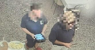 Copertina di Mangiano due fiorentine al ristorante e scappano dopo 40 minuti senza pagare il conto da 120 euro: “Hanno agito come se stessero rubando”