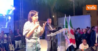 Copertina di Schlein alla festa del Pd in Calabria: “Continuare battaglia contro l’autonomia differenziata di Calderoli”
