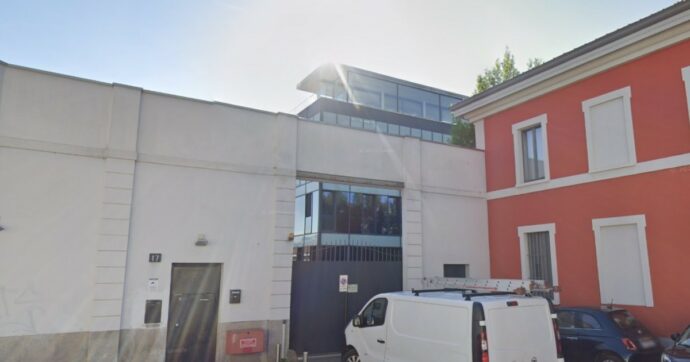 “Bruciore agli occhi e alla gola”, i dipendenti della Yoox evacuati dagli uffici di Milano