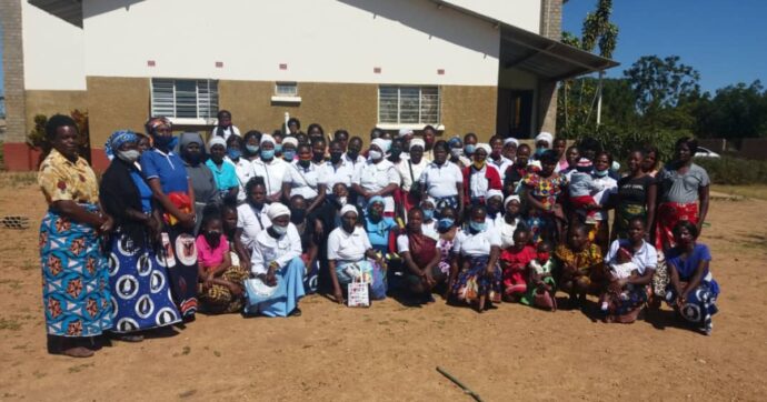 Far studiare le donne per renderle libere: il progetto Opam a sostegno dell’Africa