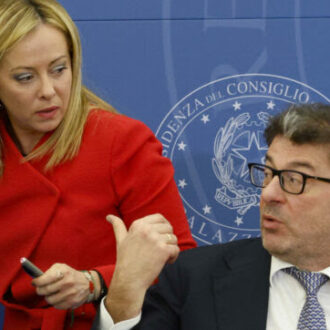 Copertina di Apericena di governo coi fichi secchi: il Fatto del 7 settembre