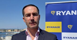 Copertina di La ritorsione di Ryanair contro il governo italiano: tagliate alcune rotte per la Sardegna. “Totalmente legato al decreto illegale”
