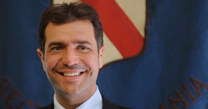 Riecco Sica: dal falso dossier su Caldoro alla festa di FI