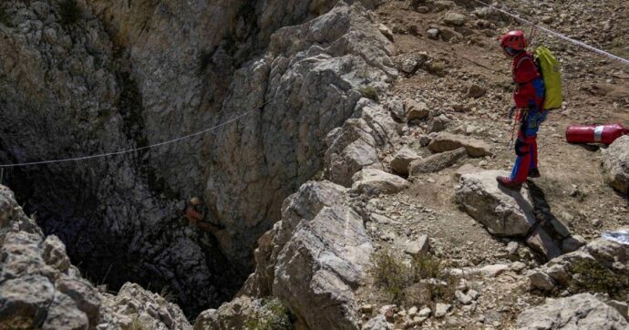Turchia, speleologo americano bloccato a oltre 1.000 metri di profondità: 150 soccorritori in azione, anche italiani