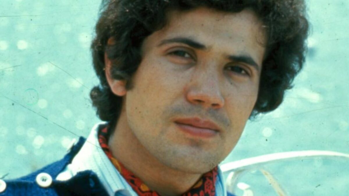 “Mangio tre volte al giorno e dormo con sufficienza. Sto bene senza più né complessi di inferiorità o di pancia o di altro”: le lettere di Lucio Battisti alla madre
