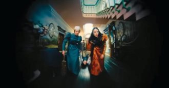 Copertina di “Povere creature”: i Leoni al guinzaglio di Lanthimos