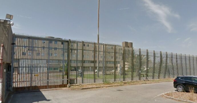 Detenuto muore per un malore, rischio rivolta nel carcere di Viterbo: necessario l’intervento di una squadra di supporto della penitenziaria