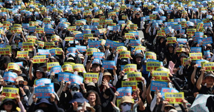 Bullizzati e indifesi: così le pressioni dei genitori uccidono i maestri a Seoul