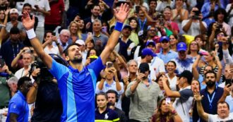 Copertina di Novak Djokovic, il trionfo agli Us Open del tennista cannibale: 24 Slam come Margaret Court. Poi la dedica a Bryant