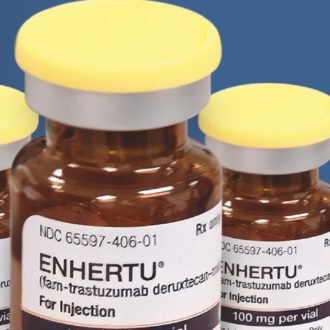 Copertina di La cura che allunga la vita: 3mila donne aspettano Aifa