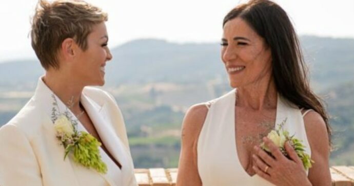 Copertina di “La fine dell’amore con Paola Turci? Ho deciso io di allontanarmi. Fagnani solo un’amica, Berlusconi la persona più importante della mia vita”: parla Francesca Pascale