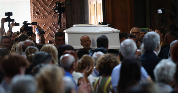 Funerali di Giogiò: Napoli è una città che ingoia troppo in fretta