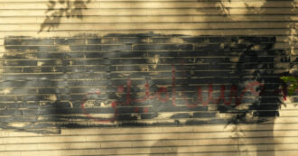 Copertina di Iran, un anno dopo le proteste per Mahsa Amini si contano oltre 500 vittime del regime