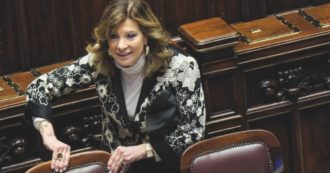 Copertina di Il caro rogo di Casellati:  80 mila euro in fumo