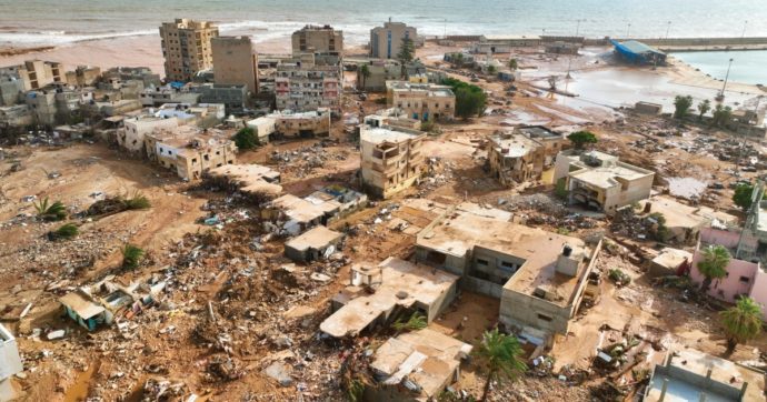 Copertina di Ciclone in Libia:  6mila morti, 10mila dispersi  Derna, ex roccaforte dell’Isis,  spazzata via