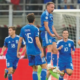 Copertina di Calcio, non siamo un Pese da Frattesi. Serie A, età media altissima