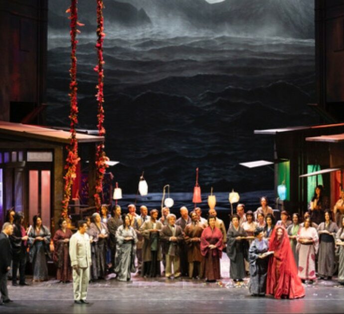 Teatro San Carlo, tra Lissner e Fuortes vince Madama Butterfly: “Ho quindici anni, sono forse troppo vecchia?”.  E siamo solo nel Giappone anni’ 50