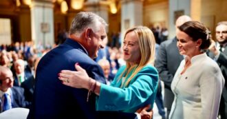 Copertina di Meloni al summit per la natalità di Orbán dice che l’Ungheria è “l’esempio” da seguire per l’Italia