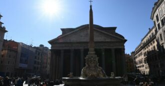 Copertina di Polizia nel Pantheon per sgomberare 100 manifestanti, l’arciprete protesta e cita i Patti Lateranensi