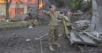 Copertina di Financial Times: “Ormai è fallita  la controffensiva” Putin: “Negoziati?”