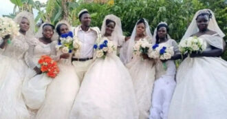 Copertina di Sposa 7 donne (tra cui 2 sorelle) nello stesso giorno: “Non sono gelose, formiamo un’unica grande famiglia”
