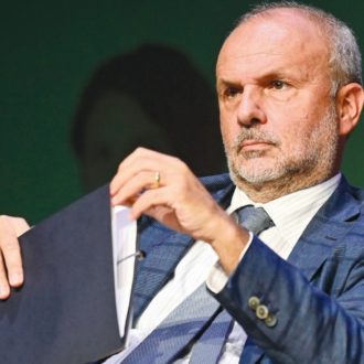 Copertina di Schillaci, l’esperto Alberto Baccini: “Il caso del ministro è figlio della riforma Gelmini”