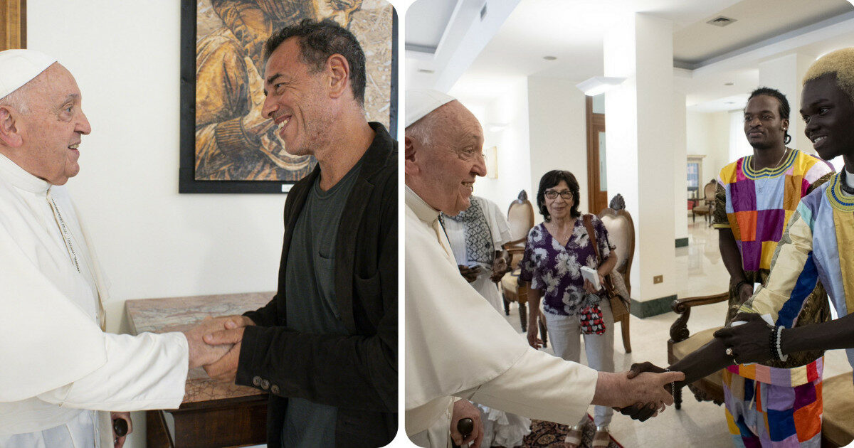 Il Papa riceve Matteo Garrone e alcuni migranti del film “Io capitano”. Le foto dell’incontro