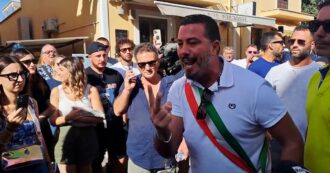 Copertina di Lampedusa, proteste e blocchi stradali contro l’ipotesi di una nuova tendopoli. Il vicesindaco leghista: “Governo fallimentare”