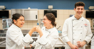 Copertina di Saranno Cuochi, il riscatto di nove giovani aspiranti chef in fuga da situazioni difficili