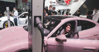 Copertina di E-car: parte la guerra alla Cina, ma l’Ue snobba il vero mercato