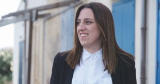 Copertina di Portopalo, dilemma per la sindaca FdI Rocca:  costituirsi parte civile contro se stessa o no?