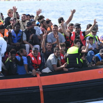 Copertina di Migranti, il governo raddoppia l’emergenza: il Fatto di domani 19 settembre
