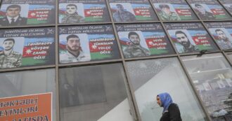 Copertina di L’Azerbaigian lancia un’offensiva militare contro gli armeni nel Nagorno-Karabakh: 25 morti di cui un bambino, 80 i feriti