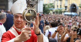 Copertina di “Stavolta sono nero di rabbia”: dialogo immaginario tra San Gennaro e Piantedosi