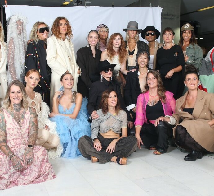 Milano Fashion Week, in passerella sfilano le donne che hanno lottato contro il cancro al seno: un omaggio alla forza, alla creatività e al coraggio