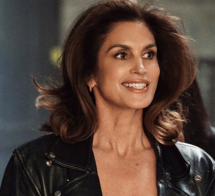 The Super Models, Cindy Crawford attacca Oprah Winfrey per un’intervista del 1986: “Mi trattò come un pezzo di carne”