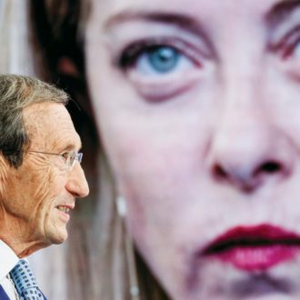 Copertina di Giorgia stizzita, FdI attacca Fini: “Stia zitto, ha fatto solo danni”
