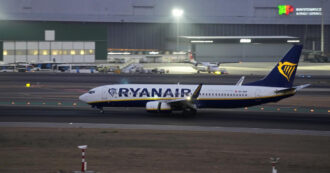 Copertina di Ryanair, l’Antitrust avvia azione cautelare per rischio di abuso dominante: “Concorrenza sleale, boicottano le agenzia di viaggio”