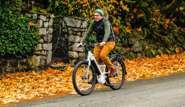 “Un mese senza le chiavi dell’auto ma coi mezzi gratis”: l’esperimento svizzero che ha fatto vendere la macchina al 25% dei partecipanti