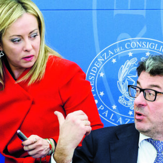 Copertina di Manovra, i ministeri contro la cura dimagrante di Meloni: il Fatto di domani 22 settembre