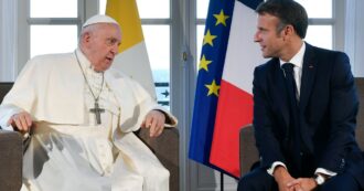 Copertina di Non solo migranti, tensione tra il Papa e la Francia anche sul fine vita: Bergoglio boccia la nuova legge e smentisce la ricostruzione dell’Eliseo