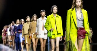 Copertina di Gucci e il debutto di Sabato De Sarno: la collezione più attesa della Fashion Week è esattamente come l’avevamo immaginata (e non è un bene)