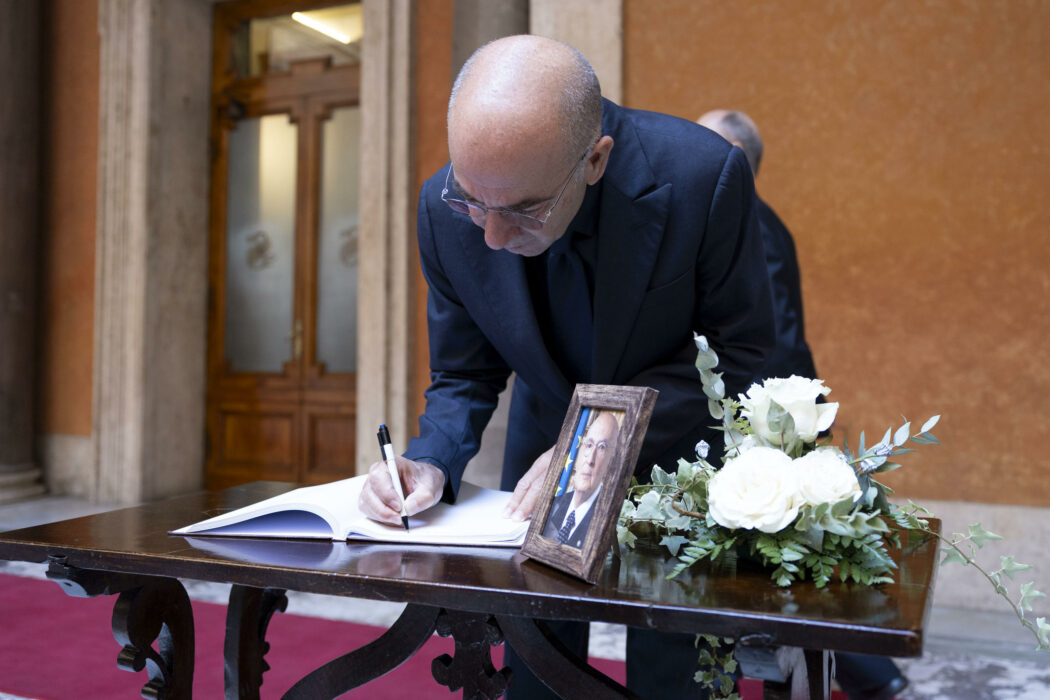 Giuseppe Tornatore alla camera ardente per Giorgio Napolitano, Roma, 25 settembre 2023.
ANSA/MASSIMO PERCOSSI