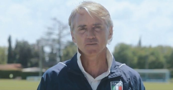 Copertina di Mancini, ritorna lo spot flop contro la droga: costa 120mila (90mila  in tasca a Mediaset)