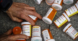 Copertina di McKinsey paga altri 230 milioni di dollari per il suo ruolo nell’epidemia di oppioidi legata al farmaco Oxycontin